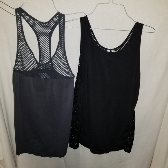 2 Zella Size Medium Tank Tops - Picture 8 of 8